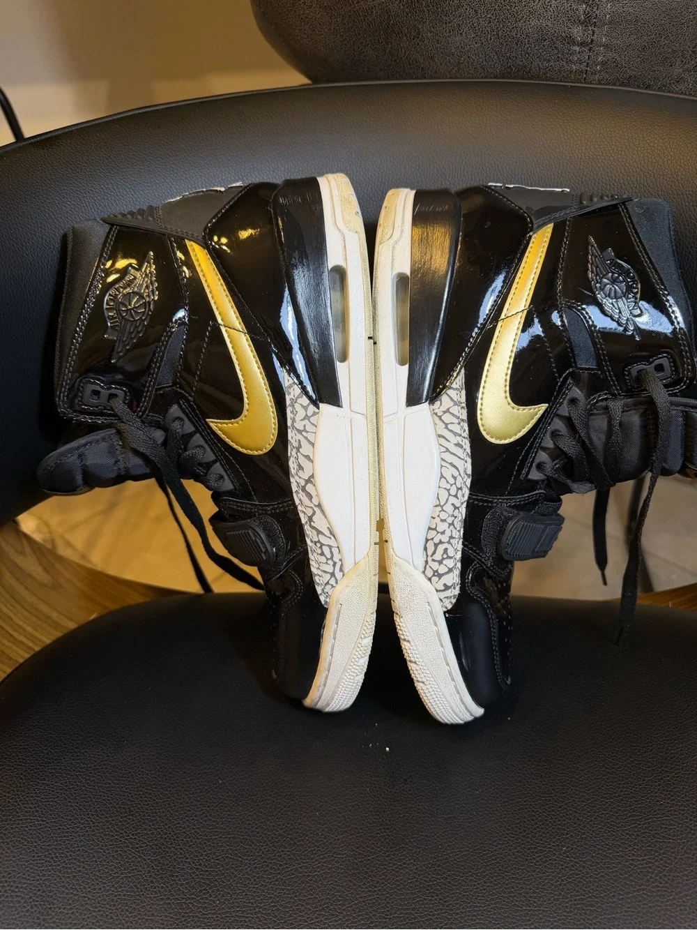 Nike Air Jordan Legacy 312 Black Gold White Leather Men's Size 9.5 AV3922 007